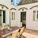 Casa Do Patio By Junto Ao Mar 펜션 *