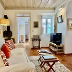 Casa Do Patio By Junto Ao Mar 펜션 *