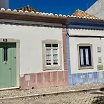 Casa Do Patio By Junto Ao Mar
